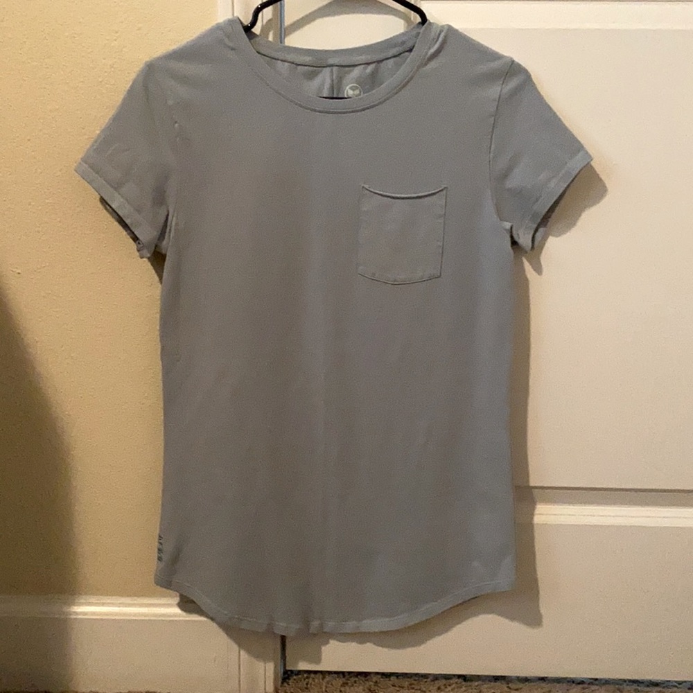 Alpha Forward pocket scoop T